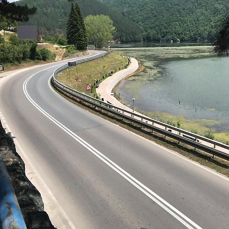Apartament Čačak エクステリア 写真